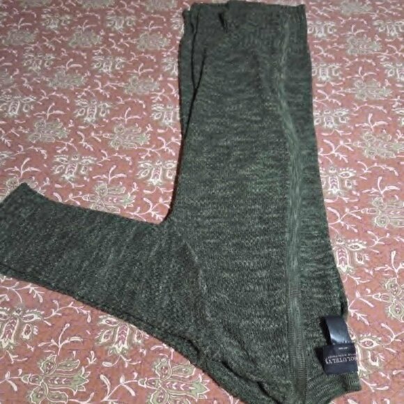 Women's Sweaters - Picture 6 of 8